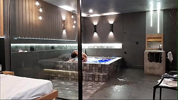 Levei minha amiga no motel de luxo ela adorou e acabou liberando o cuzinho
