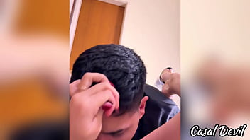 Eu tenho uma putinha deliciosa em casa