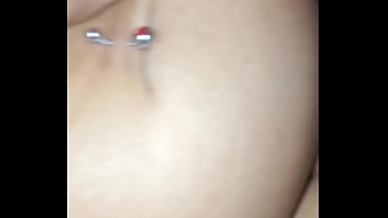 Coloquei um pirseng no saco e fudi a buceta da puta