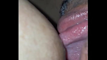 Coloquei um pirseng no saco e fudi a buceta da puta