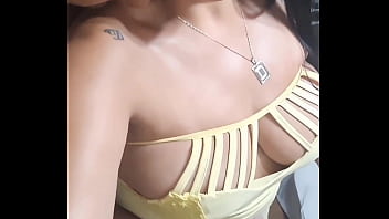 Marido sai para trabalhar e deixo nosso amigo me encher de porra