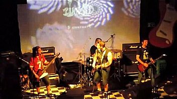 Pinhead cinco contra um ao live