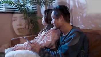 麻豆傳媒映畫 在丈夫面前被狂操的騷逼人妻 麻豆傳媒映畫 在丈夫面前被狂操的騷逼人妻