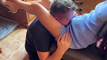 Sensual headscissors asian domme made him smell her pussy