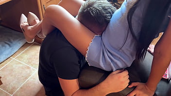 Sensual headscissors asian domme made him smell her pussy