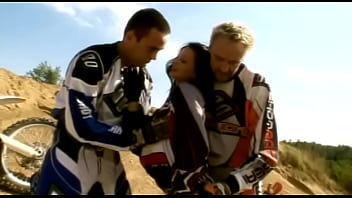 Tera bond has an anal threeway in the desert