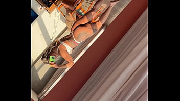 Garota sensualizando