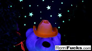 Romi & dani love to fuck