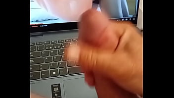 Masturbandome viendo mis videos fallando hasta correrme