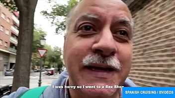 Machos Follando En Lugares Públicos thumbnail