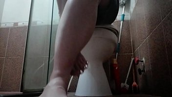 Kẹp đùi thủ dâm chân trắng móng Kẹp đùi thủ dâm chân trắng móng
