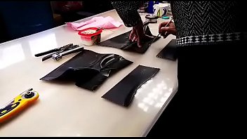 Hermosa mujer enseña sus curvas