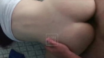 Meu pai saiu de casa e eu fodi minha meia irma novinha e gozei dentro dela