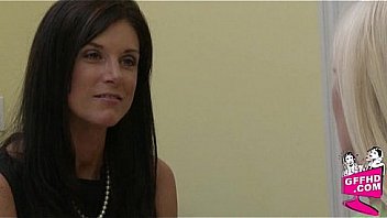 Girls having fun 1087