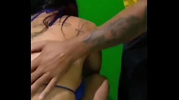 A milf gostosona convidou o pauzudo para curtir o quarto dos prazeres