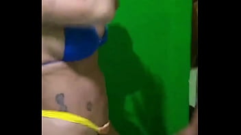 A milf gostosona convidou o pauzudo para curtir o quarto dos prazeres