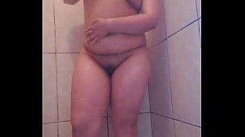 Putinha raspando buceta