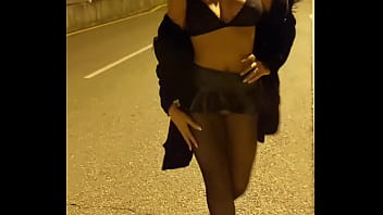 Nouvelle vidéo offerte à mes abonnés "la chienne des trottoirs" viens voir