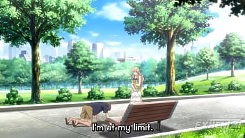 Nadie se dio cuenta de que la estaba masturbando en público hentai subtítulo