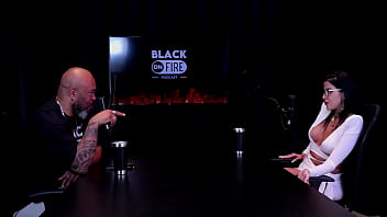 Apresentou um cliente a amiga leva a sério o que faz fez fotos só de calcinha e as censuras nas redes sociais leticia braga watch sheer red