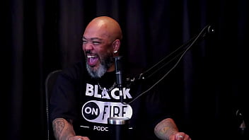 Apresentou um cliente a amiga leva a sério o que faz fez fotos só de calcinha e as censuras nas redes sociais leticia braga watch sheer red