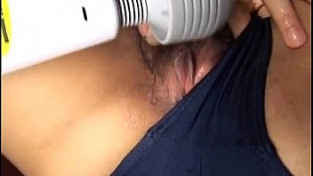 Ami kitajima has clitoris under vibrator
