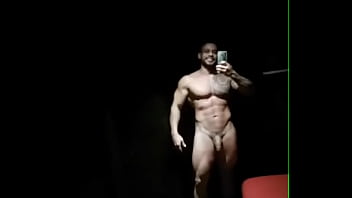 Logo logo em nossas plataformas o leotitochavess fazendo conteudos exclusivos e cheio de tesão