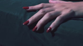 I'm dying to have warm cum on my toes