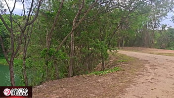 Agatha mama sexo no parque com direito a calça rasgada gratis