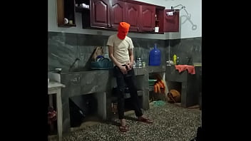 The premium lifts without touching it The premium lifts without touching it