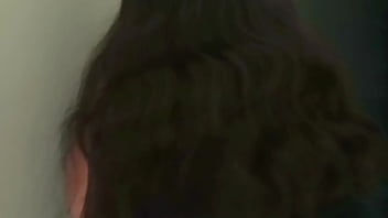 Chica es abandonada por su novio recibe ayuda y follada de un extraño Chica es abandonada por su novio recibe ayuda y follada de un extraño