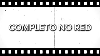 Dando o cu no banheiro e deixando gozar na boca