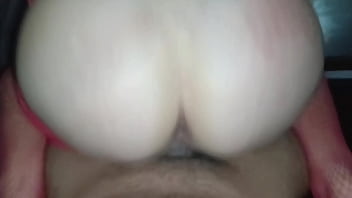 Melhor vaqueira reversa brasileira bunda grande branca e perfeita amadora vestindo lingerie vermelha