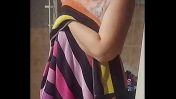 Elle sort de la douche