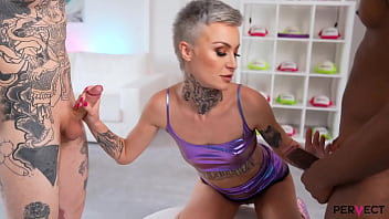 Pervect tabitha poison gets an interracial threesome