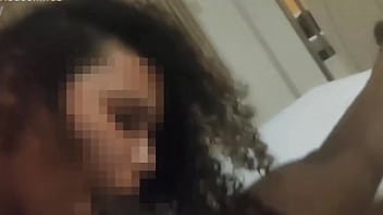 Minha esposa chupando o negão