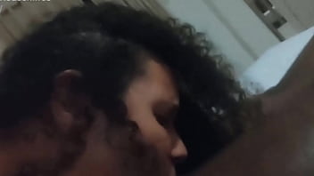 Minha esposa chupando o negão