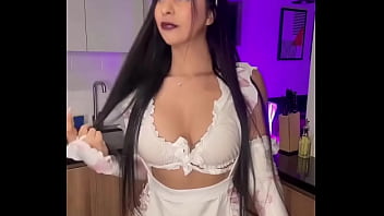 Sexy girl wants oral