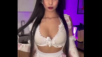 Sexy girl wants oral