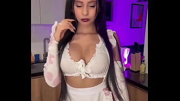 Sexy girl wants oral