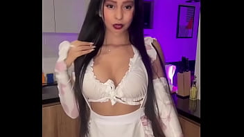 Sexy girl wants oral