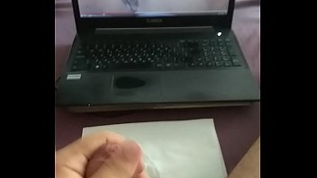 Enamorado con cuerpo de pepina