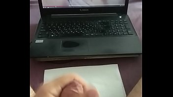 Enamorado con cuerpo de pepina