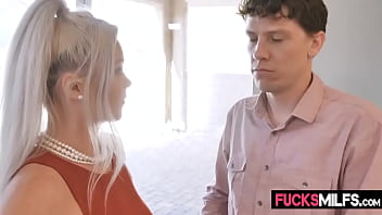 Makeout tips for stepmom