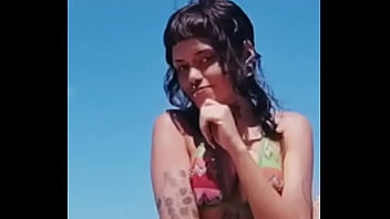 Tatuada dançando chanel by chamel