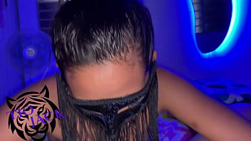 Que rika chupada de verga me pega antes de cabalgar como una zorra