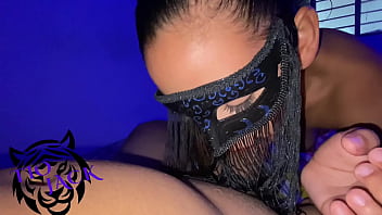 Que rika chupada de verga me pega antes de cabalgar como una zorra