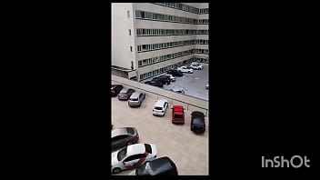 Ruiva casada aproveita que o marido corno não está em casa e fica na putaria com seu amante até gozar