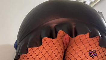 La perra de mi vecina venía por café y le di leche por ese culo