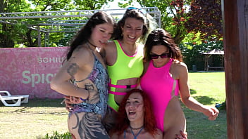 Dietro le quinte 4k festa e orgia in piscina video completo sulla mia pagina red